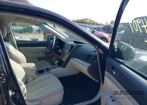 2011 Subaru Outback 2.5I Premium z USA, uszkodzony, nr VIN 4S4BRBCC5B3381468